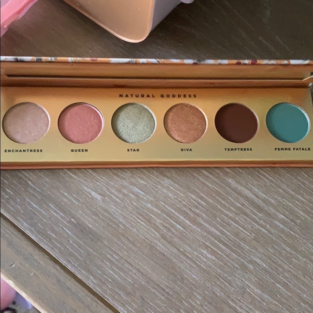 Natural Goddess Eye Shadow Palette